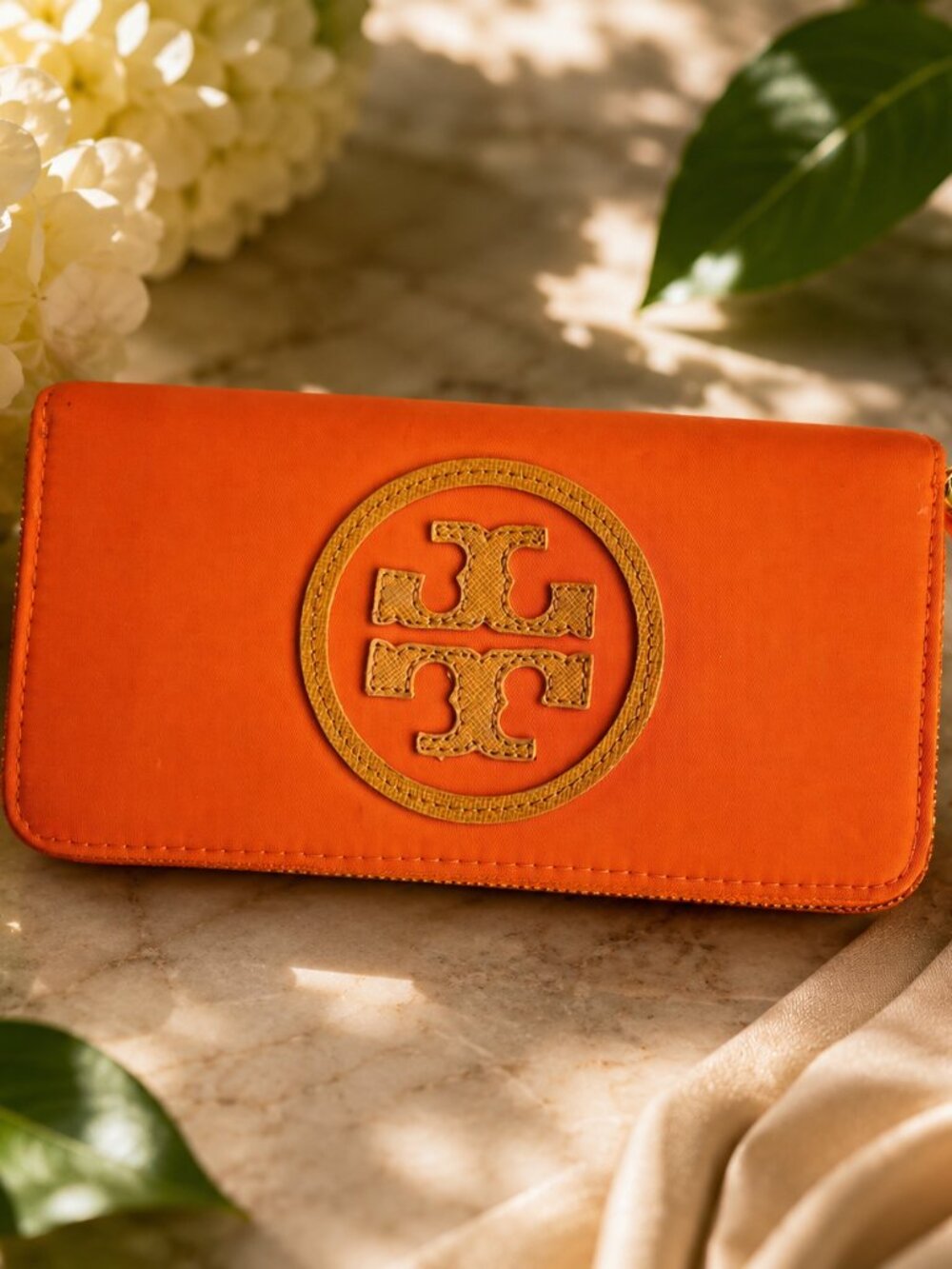 Tory Burch Logo Zip Continental Wallet